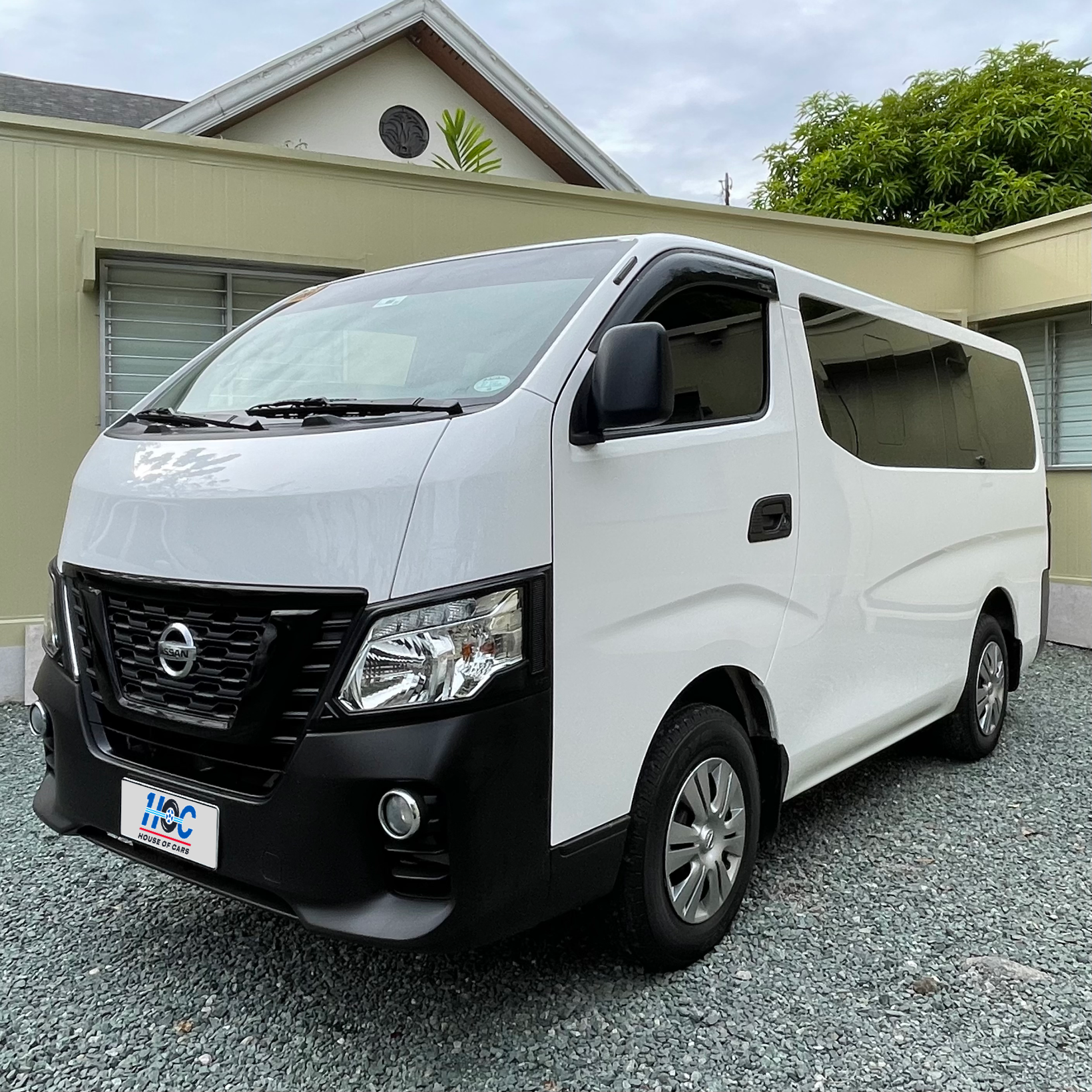 nissan nv350 urvan 2019